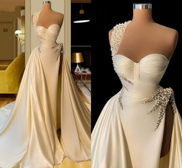 Luxury White Long Evening Dresses Women One Shoulder Pearls Beading Side Slit Prom Gowns Occasion Vestidos De Fiesta robe de soiree 2022
