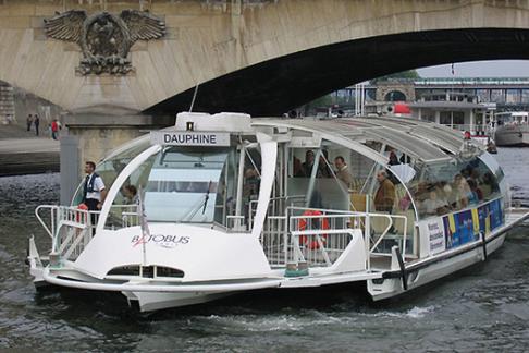 Louvre Skip the Line Ticket + Batobus - 1 Day Pass