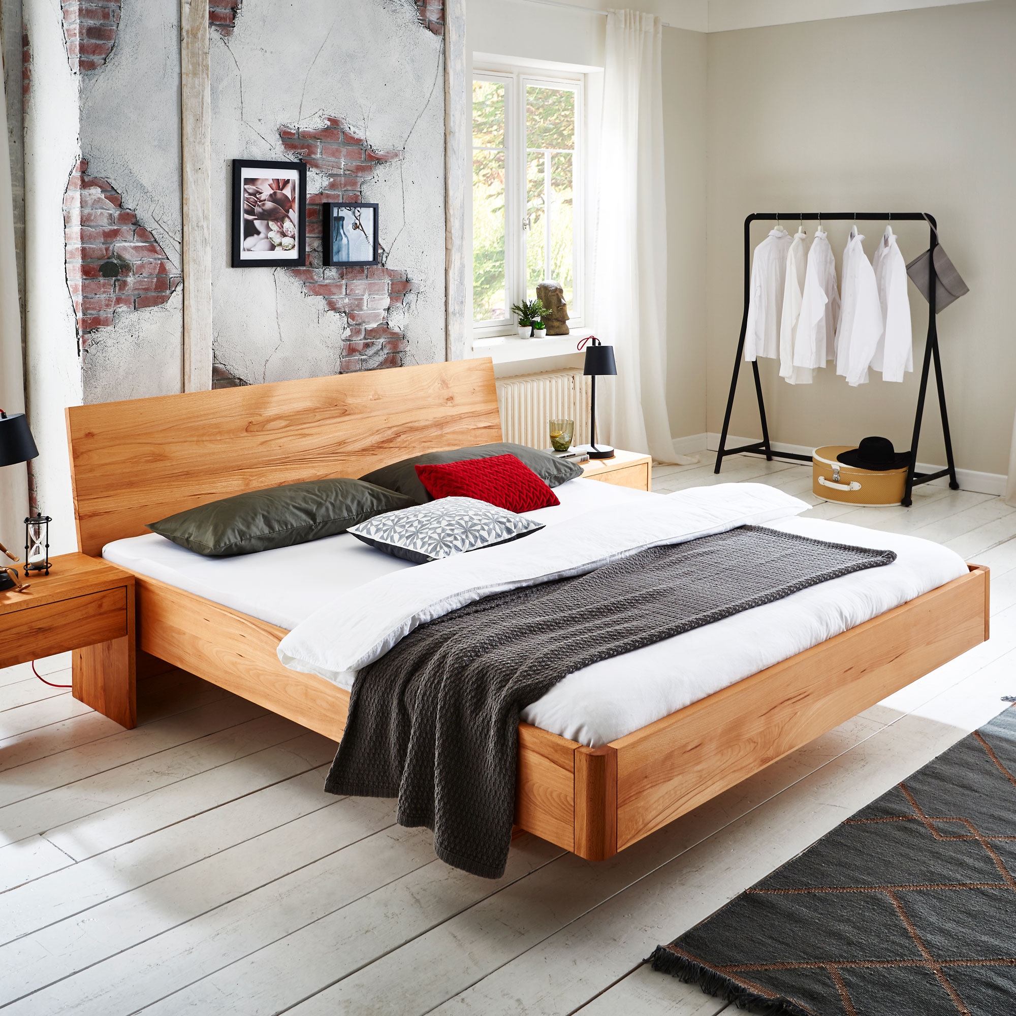 MM Collection Massivholzbett Saluto