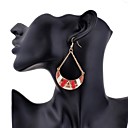 Lureme  Vintage Style Crescent Hollow Out Oil Drip Earrings